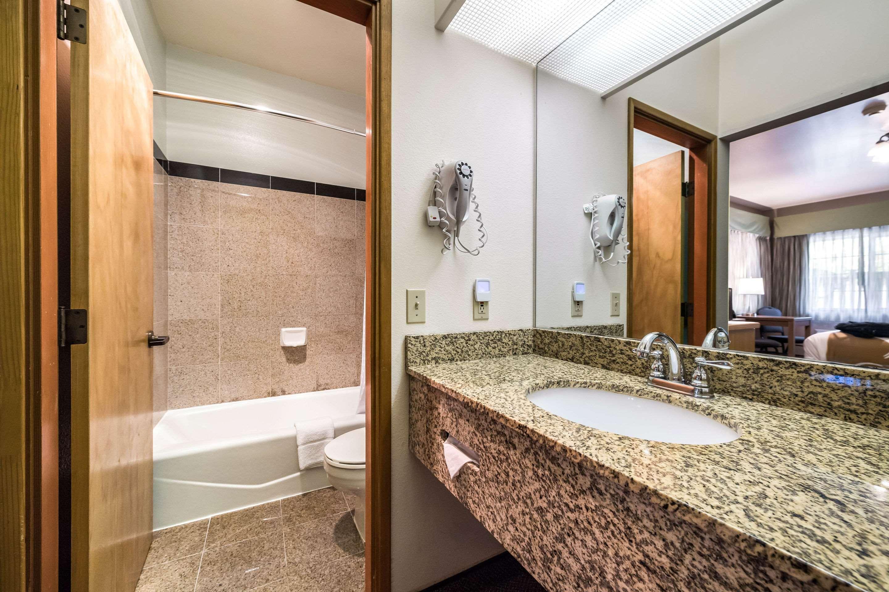 Quality Inn & Suites Bainbridge Island Eksteriør billede